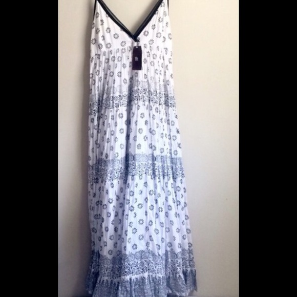 Tfnc Dresses & Skirts - TFNC maxi!  BNWT!! Unbelievable dress!!