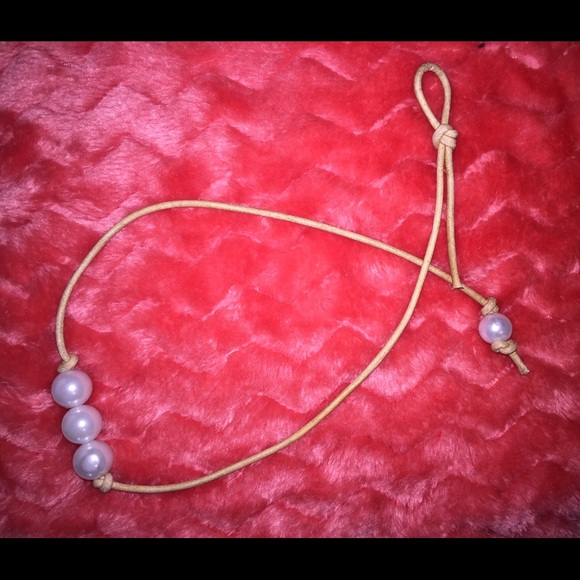 Pearl and leather necklace
