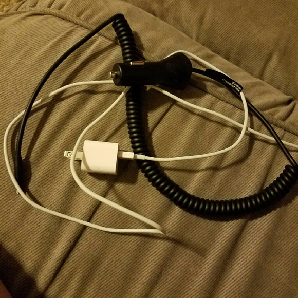 IPhone chargers - Picture 1 of 1