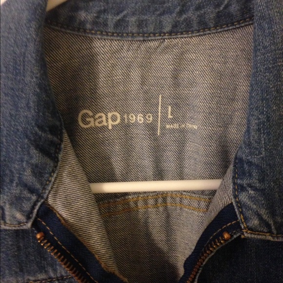 GAP denim jacket - Picture 2 of 4