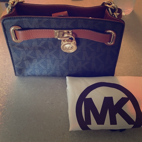 Michael Kors Hamilton x-body. Used once.