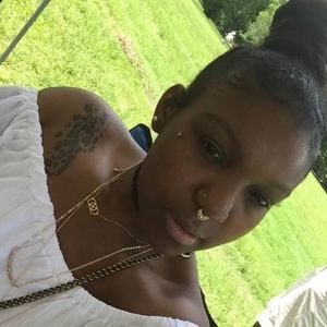 Meet your Posher, Shawna