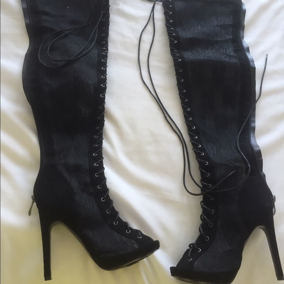 Black  boots