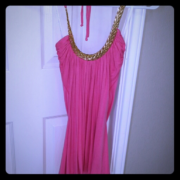 Pink top with gold neckline - Picture 1 of 2