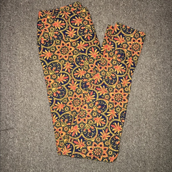 Beautiful LuLaRoe leggings!