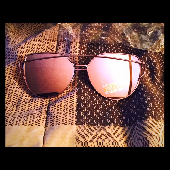Rose Gold hottest sunnies for summer