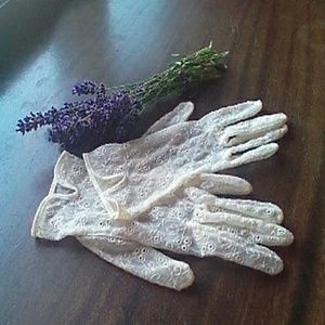 Vintage lace wedding gloves