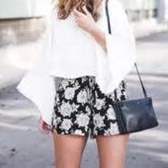 Flash sale ⚡️Brandy floral shorts