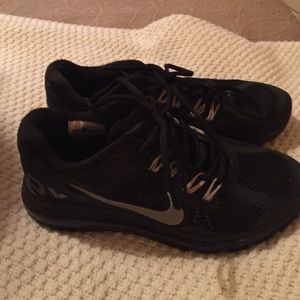 Brand new Nike tennis shoes