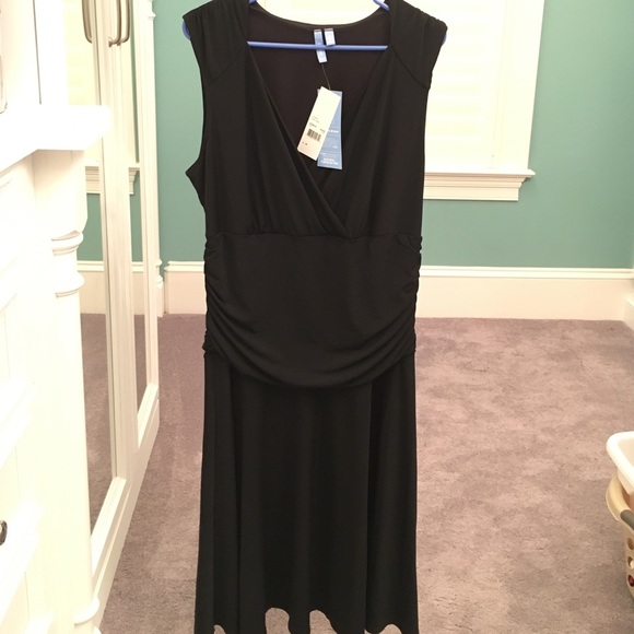 B-Slim Black Dress
