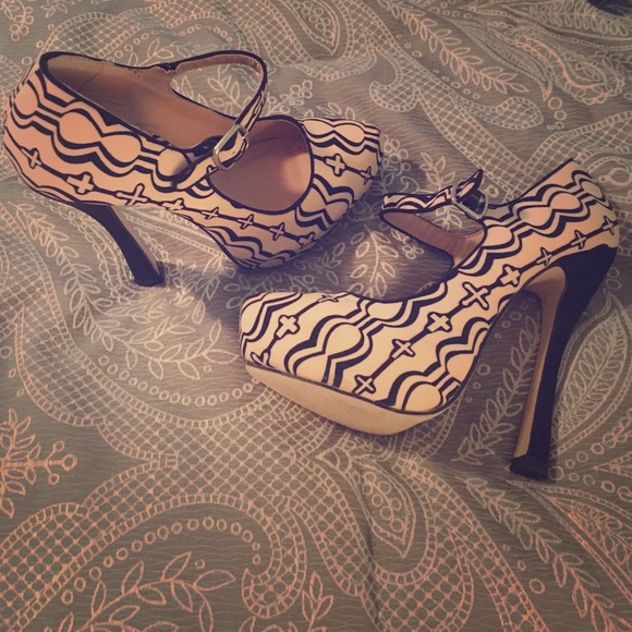 Shoedazzle Shoes - Madison by Shoedazzle heels (never worn outside)
