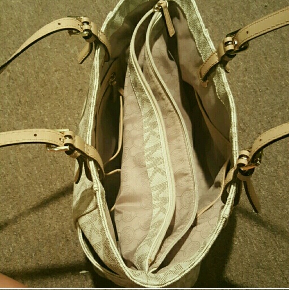 MK TOTE
