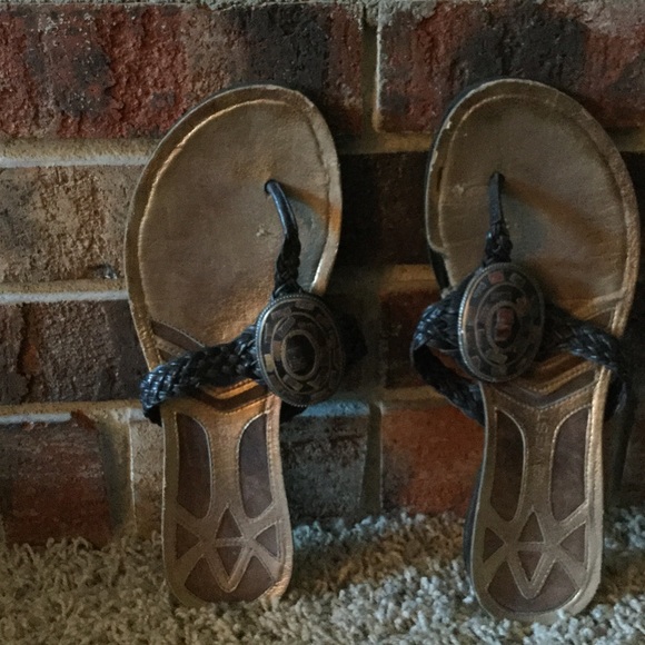 Nine West black and brown sandals