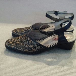 Pikolinos, black/tan cutout mules with strap