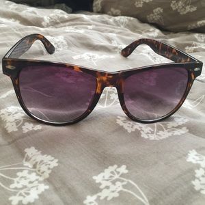 American Eagle Outfitters sunglasses
