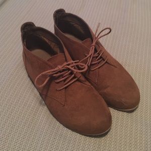 ❌SOLD❌Cute Lace Ups