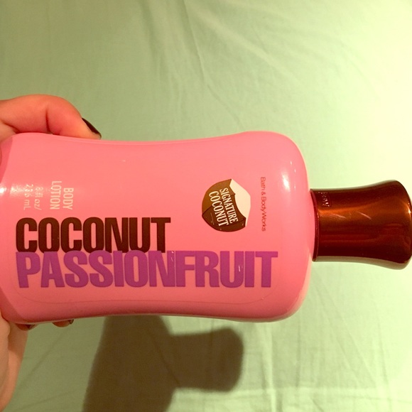Signature Coconut Passionfruit Body Lotion