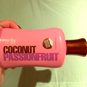 Signature Coconut Passionfruit Body Lotion