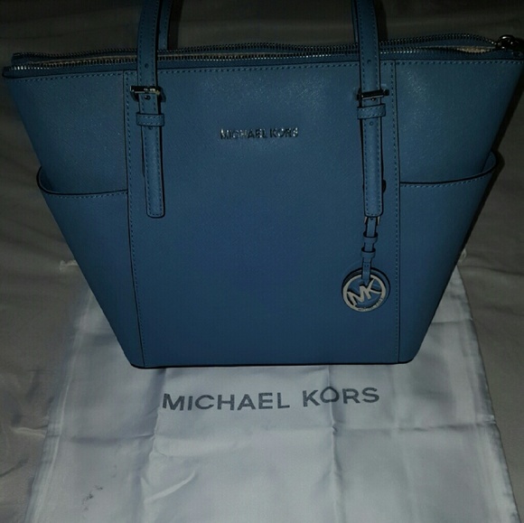 Micheal Kors Blue Tote - Picture 1 of 1