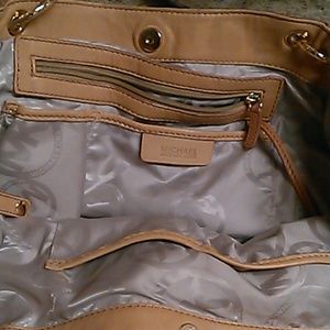 Additional pics Authentic Michael Kors Handbag
