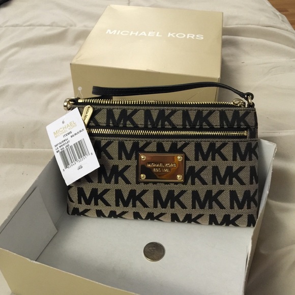 Michael Kors Wristlet
