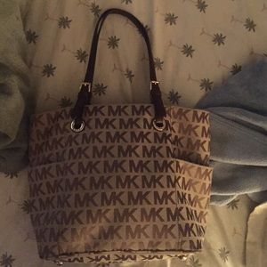 Micheal kors purse