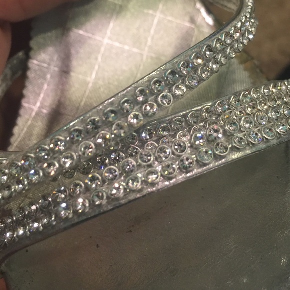 Silver Heels - Picture 3 of 4