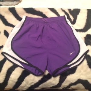NIKE TEMPO SHORTS NIKE TEMPO SHORTS