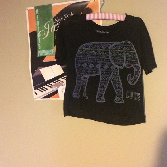 Cropped Aztec elephant tshirt 🐘
