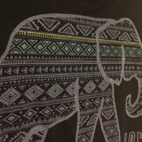 Cropped Aztec elephant tshirt 🐘 - Picture 4 of 4