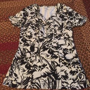 Landau scrub top