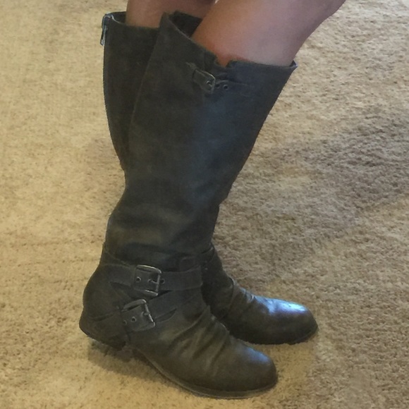 Grey boots