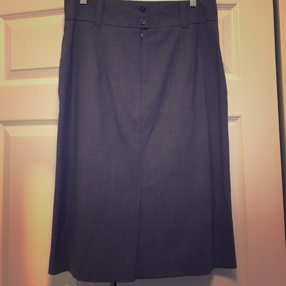 Banana Republic grey pinstripe pencil skirt