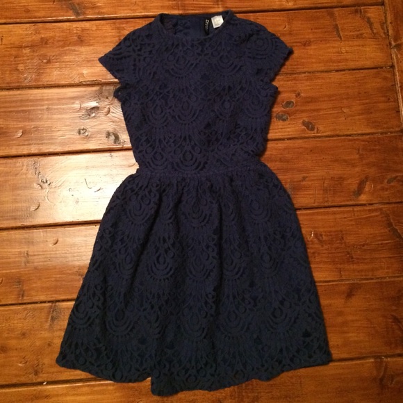 Blue lace short sleeved dress from H&M