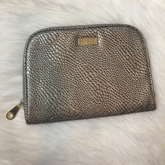 Steve Madden IPAD Case *Mint Condition*