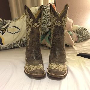 Corral boots