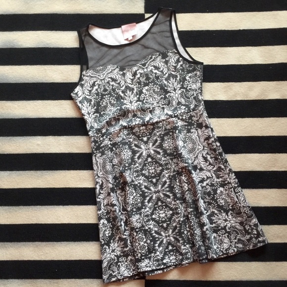 Heart Neckline Dress: Romeo&Juliet