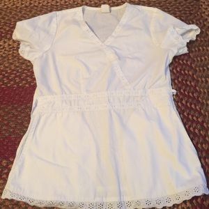 💗Sold💗 White Eyelet Scrub Top