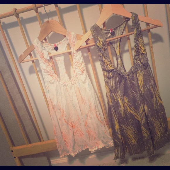 💛 Free People racer back tank bundle - Picture 1 of 3