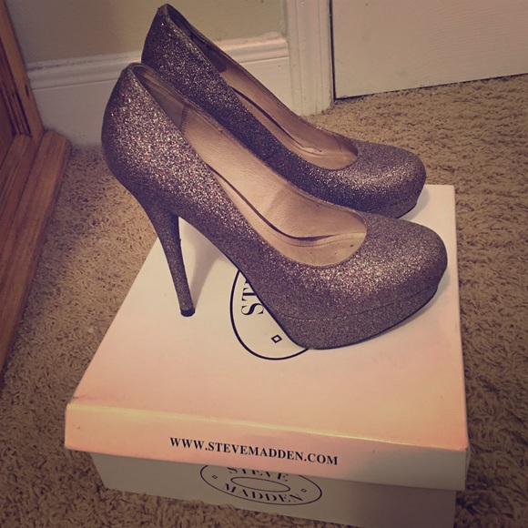 Steve Madden multi color glitter pump