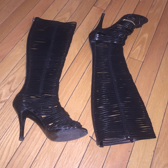 Singrid Morrison cut out high leather boots - Picture 2 of 3