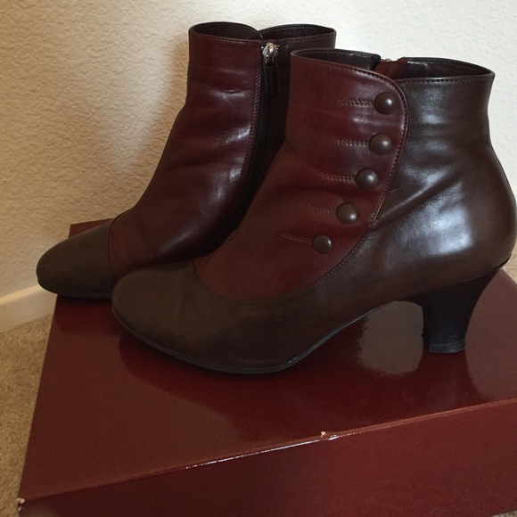 Beautiful Valeria Boots