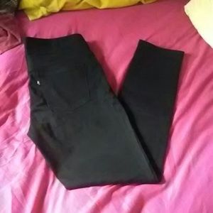 Levi's pull on skinny jeans