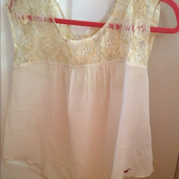 Hollister Flowy Top - Picture 1 of 2