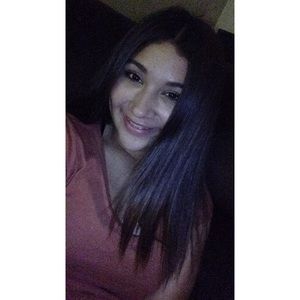 Meet your Posher, Anissa