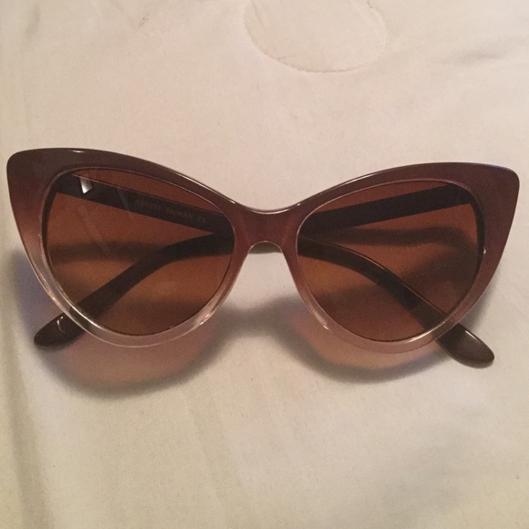 Retro Brown Cateye Sunglasses Brand New!