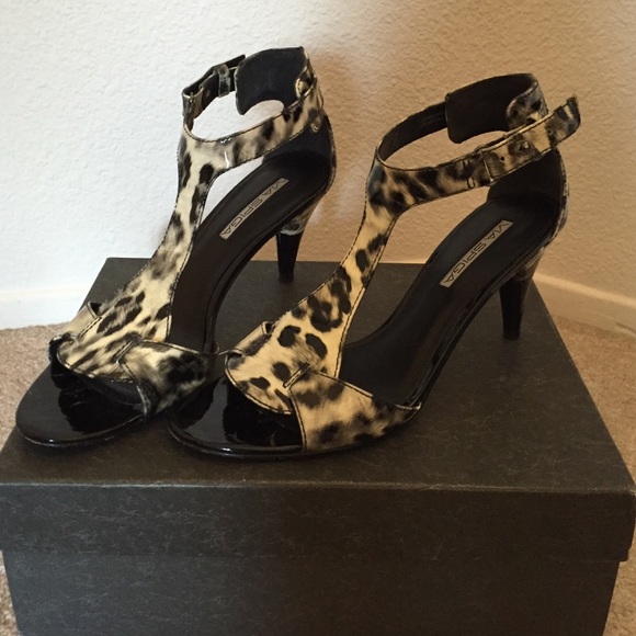 Via Spiga V-Trina Sandals