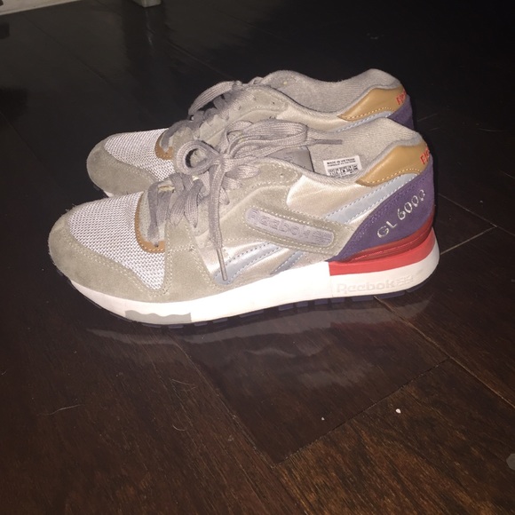 Vintage looking Reebok tennis shoes