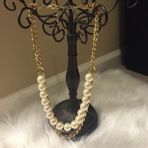 Pearl and chain necklace