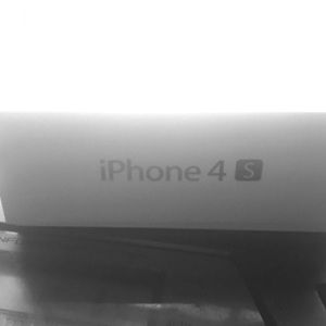 IPhone 4S with cases